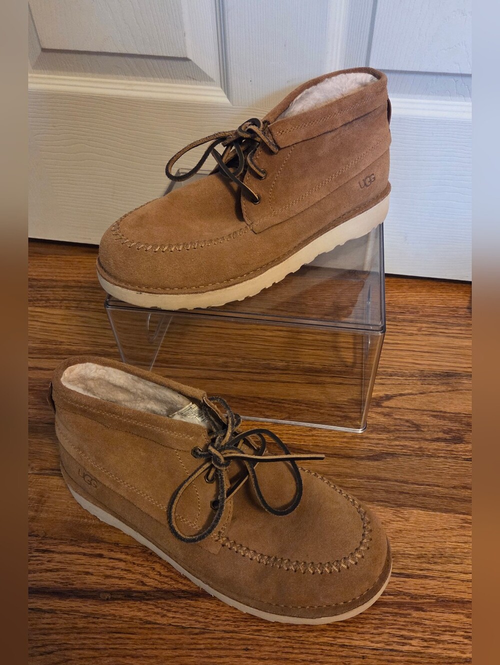 UGG Men’s Chestnut Suede Chukka Boots with Shearling Lining Size 11